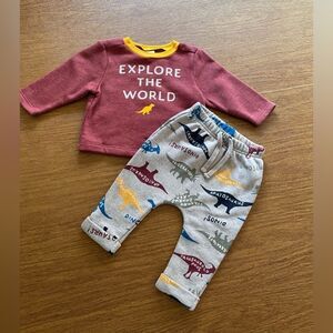 Old Navy Outfit size 3-6 M